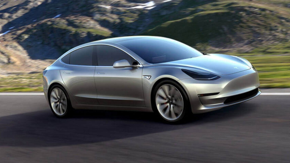 Tesla поставляет первые автомобили модели 3, вот что это за машина