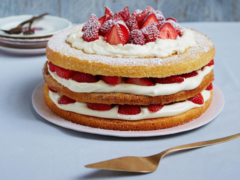 Great British Bake Off чемпион Кэндис Браун отлично себя чувствует