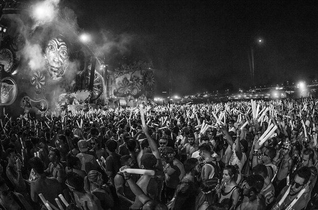 Tomorrowland Unite Fire: 22 000 участников эвакуированы на фестиваль в Барселоне